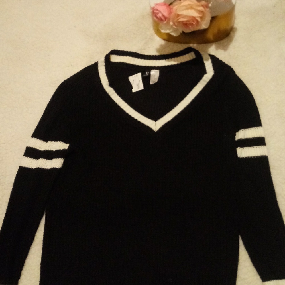 sweater - Picture 3 of 3